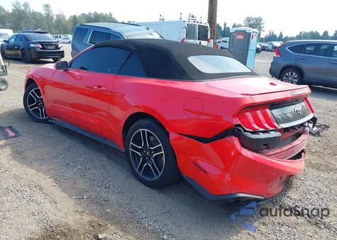 2020 Ford Mustang Ecoboost Premium z USA, uszkodzony, nr VIN 1FATP8UH3L5112974